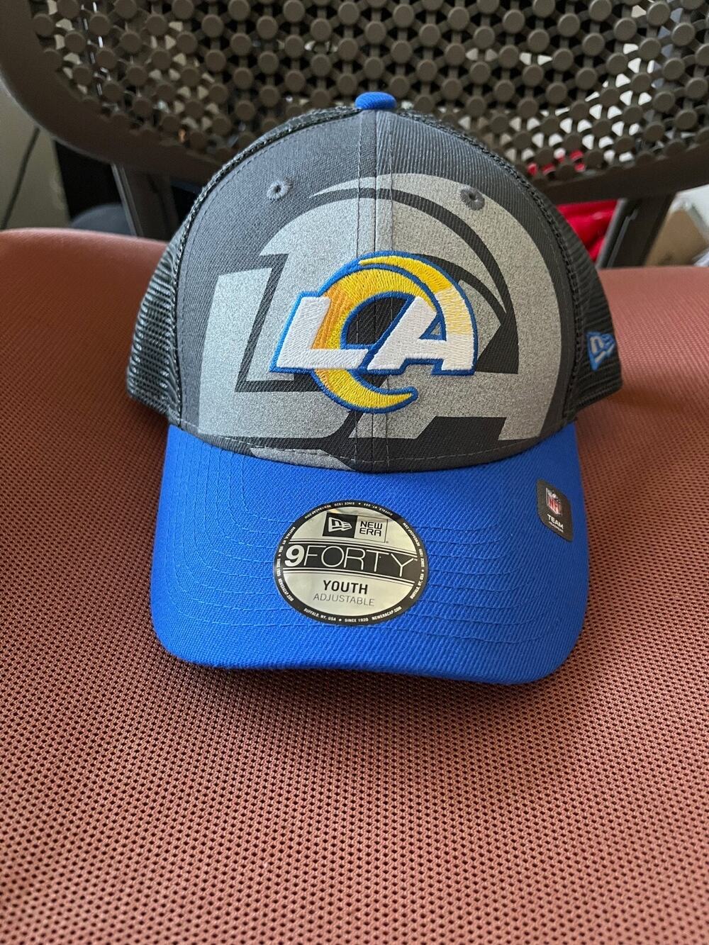 New Era Los Angeles LA Rams 9Forty Reflect Youth Adjustable Hat Gray Blue Logo